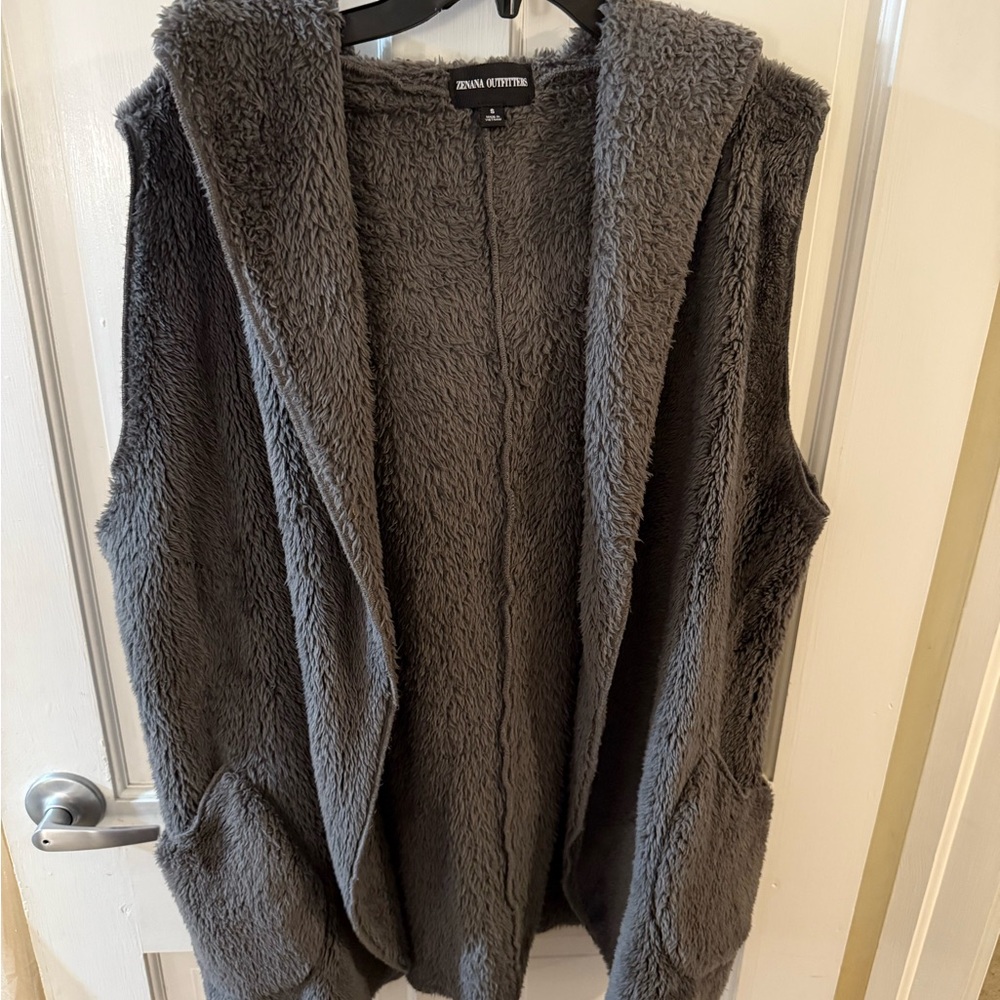 Zenana Outfitters Gray Fuzzy Vest